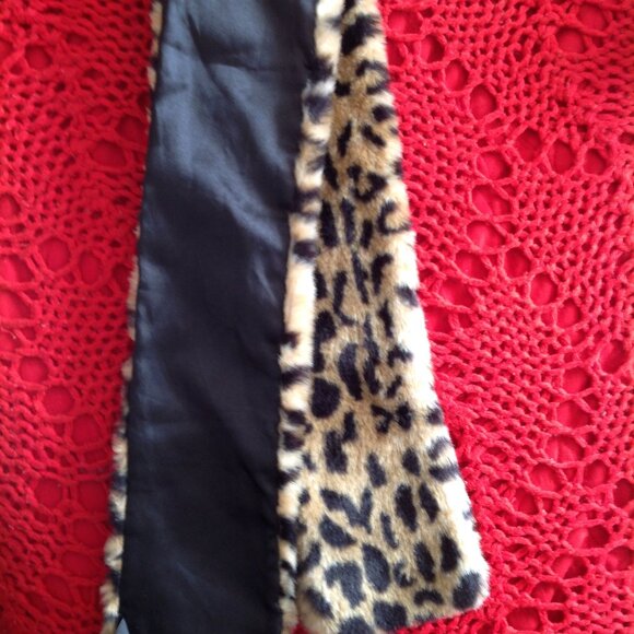 7-Piece Lot Vintage Faux Fur for Wearing, Repairing Or Crafting - Picture 6 of 8